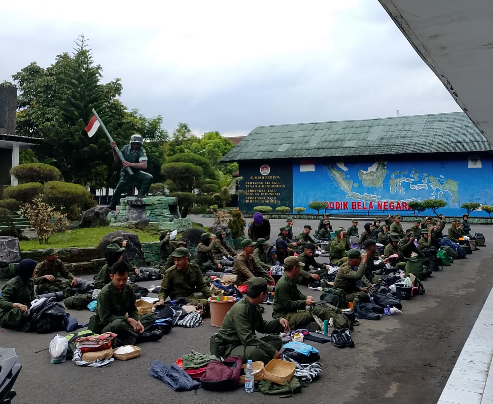 Pengecekan Barang Siswa